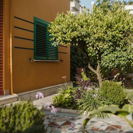 Rare Durres Apartment With Private Parking & Garden Luaran gambar