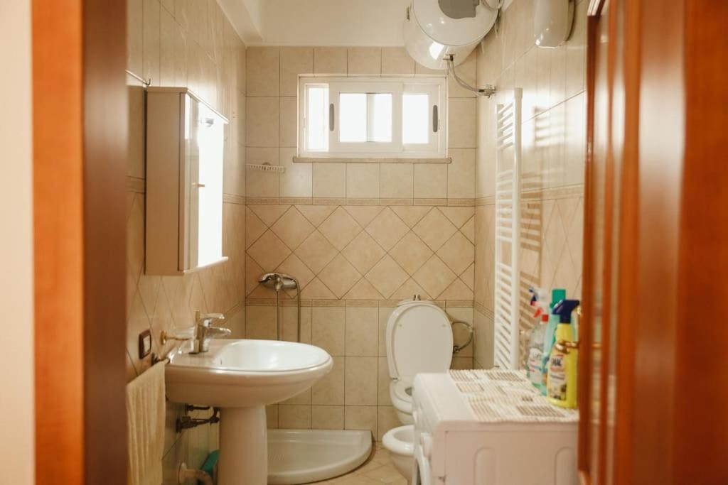 Rare Durres Apartment With Private Parking & Garden Luaran gambar