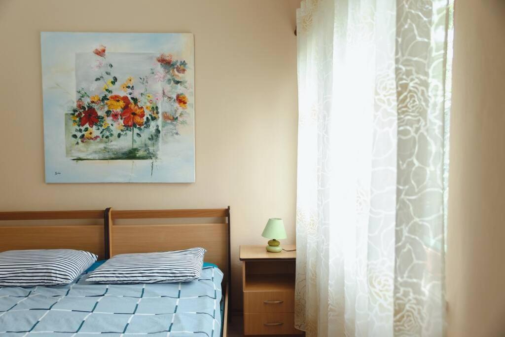 Rare Durres Apartment With Private Parking & Garden Luaran gambar