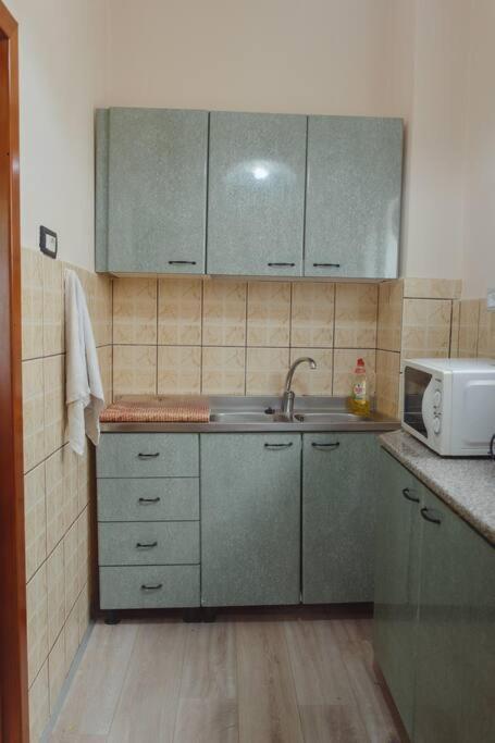 Rare Durres Apartment With Private Parking & Garden Luaran gambar