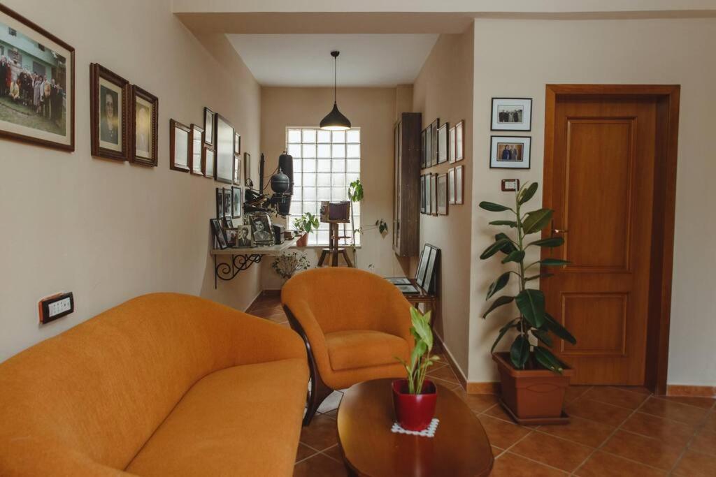 Rare Durres Apartment With Private Parking & Garden Luaran gambar