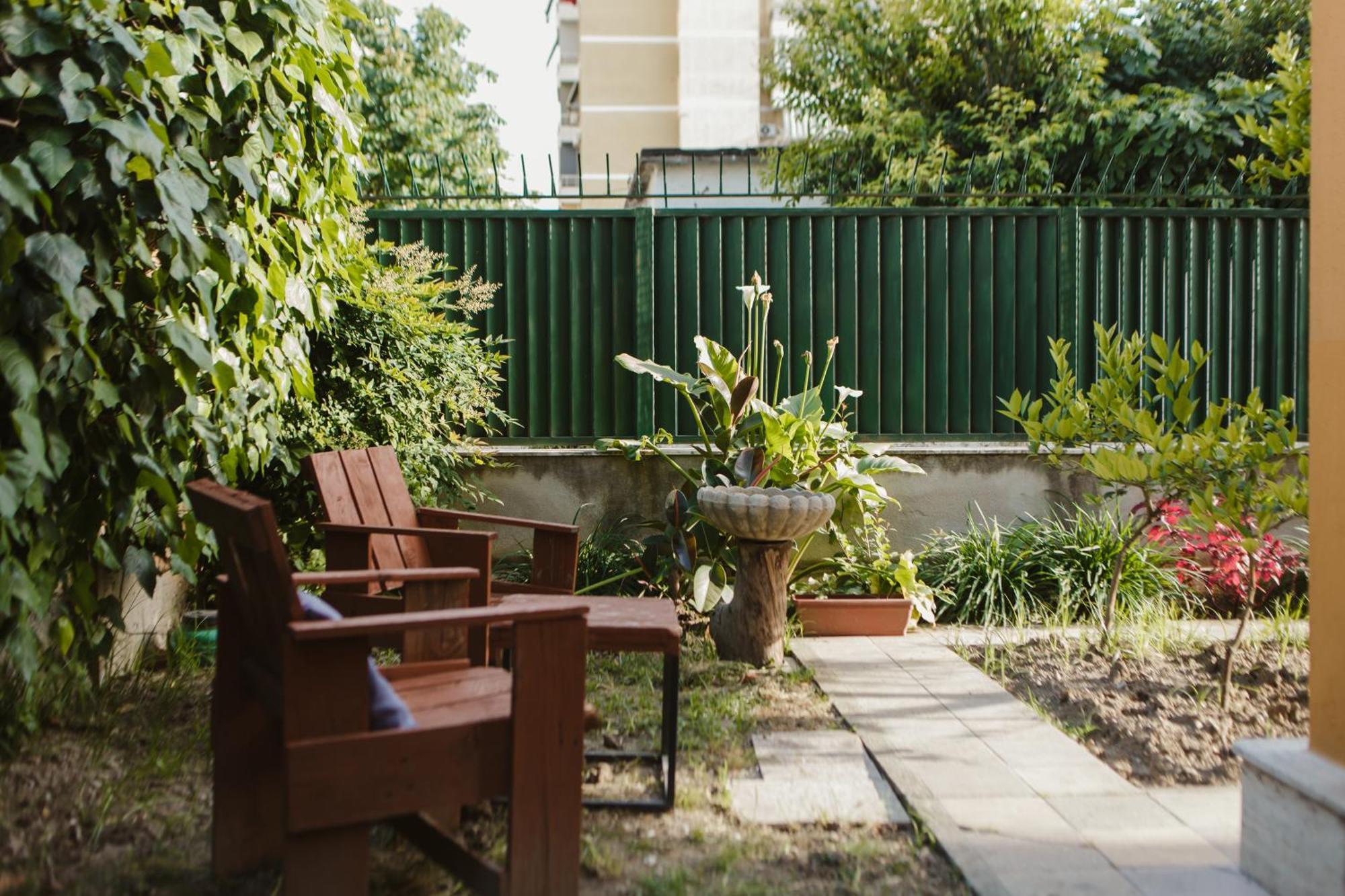 Rare Durres Apartment With Private Parking & Garden Luaran gambar